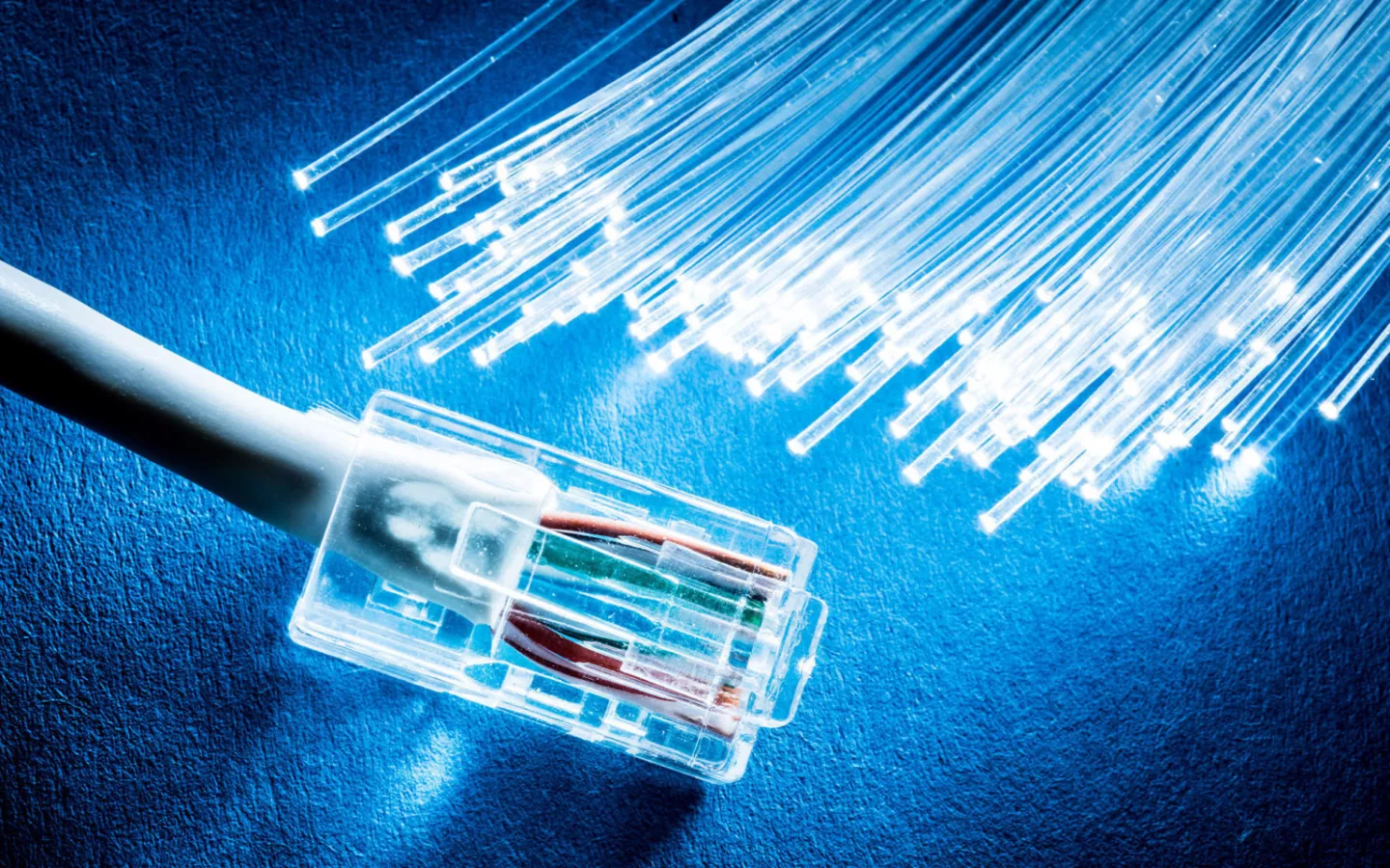 В чем разница между FTTB и GPON?